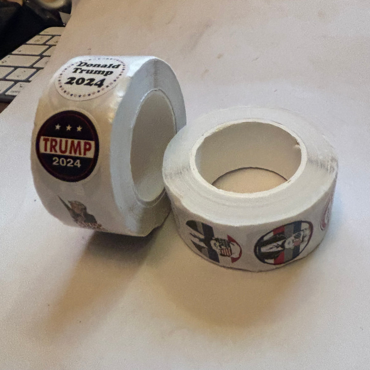 Rouleau de 500 autocollants TRUMP  - Pour la paix