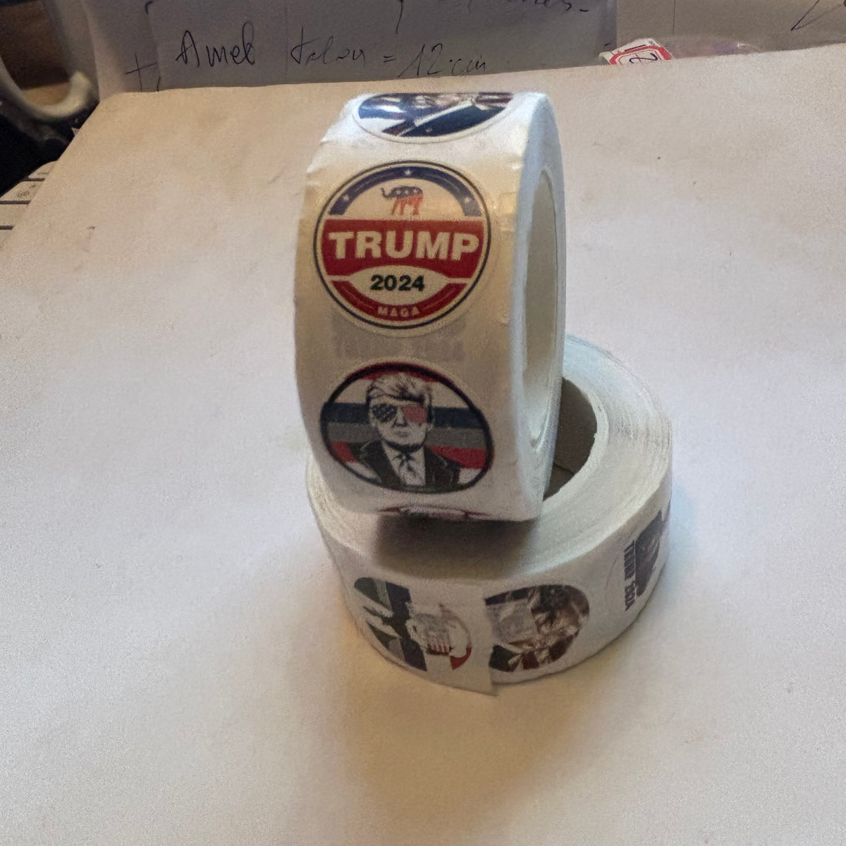 Rouleau de 500 autocollants TRUMP  - Pour la paix
