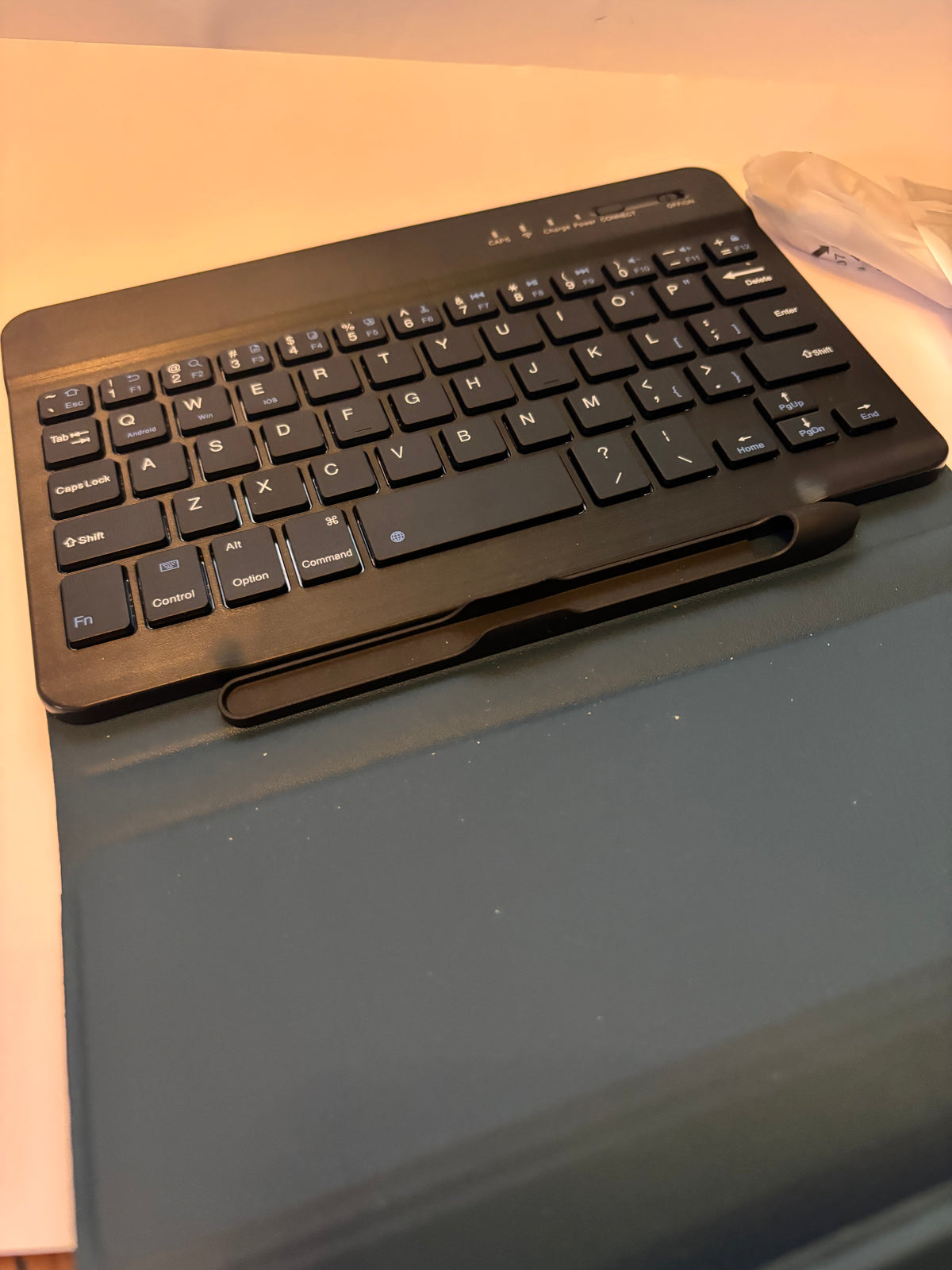 Mini Clavier Bluetooth + Stylet Magnétique