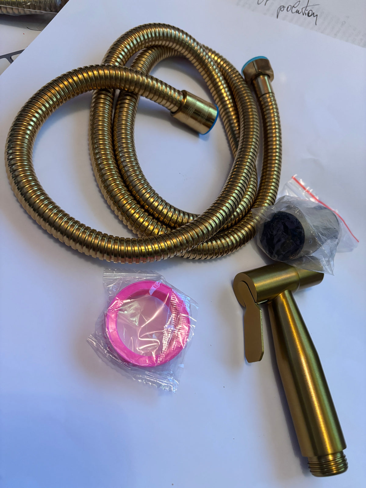 Douchette or haute pression élégante et ultra efficace