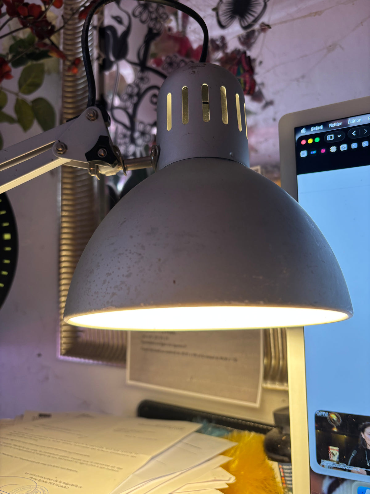 Lampe de bureau pliable avec son ampoule