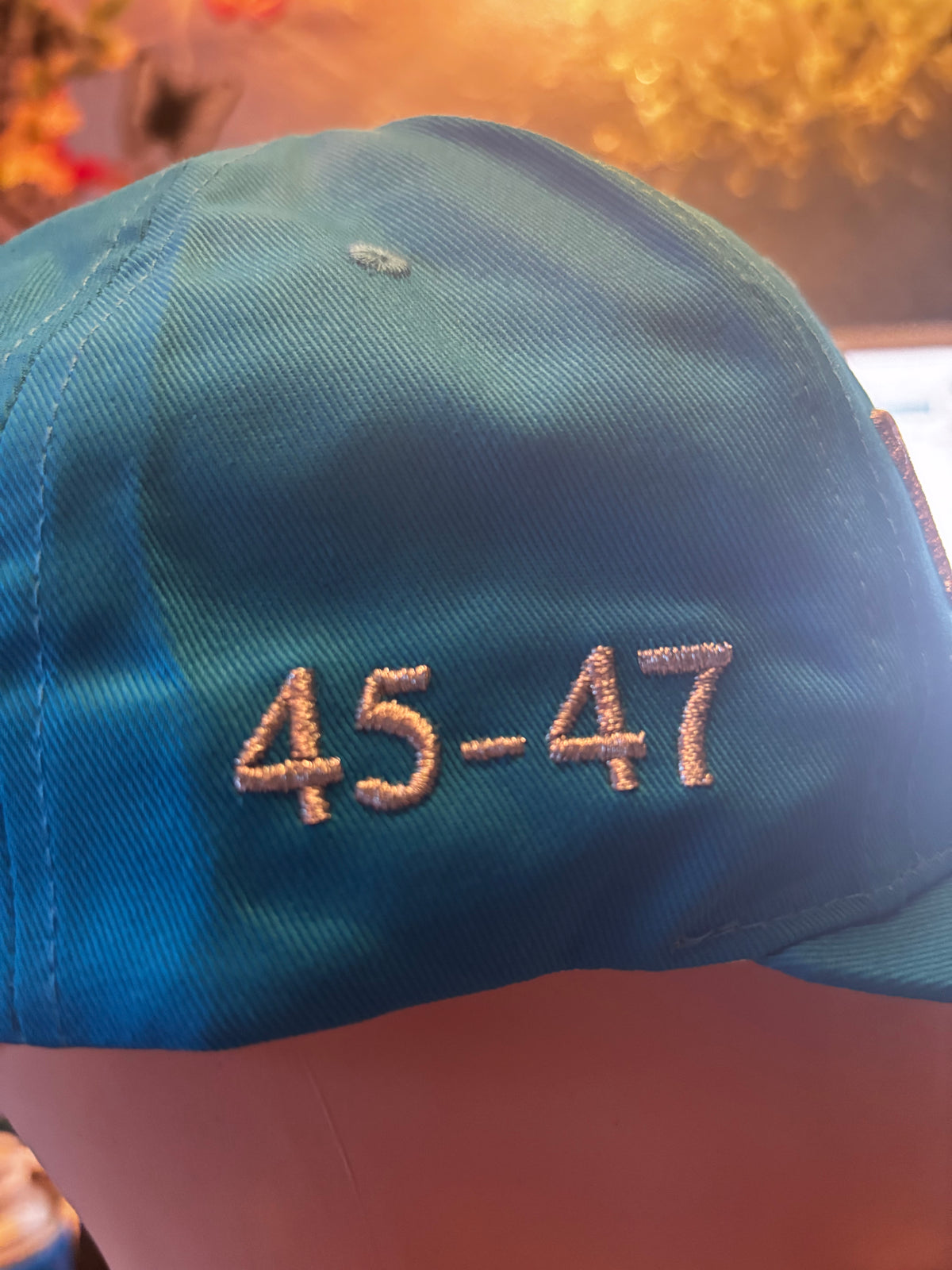 CASQUETTE TRUMP – ÉDITION BRODÉE BLEU TURQUOISE