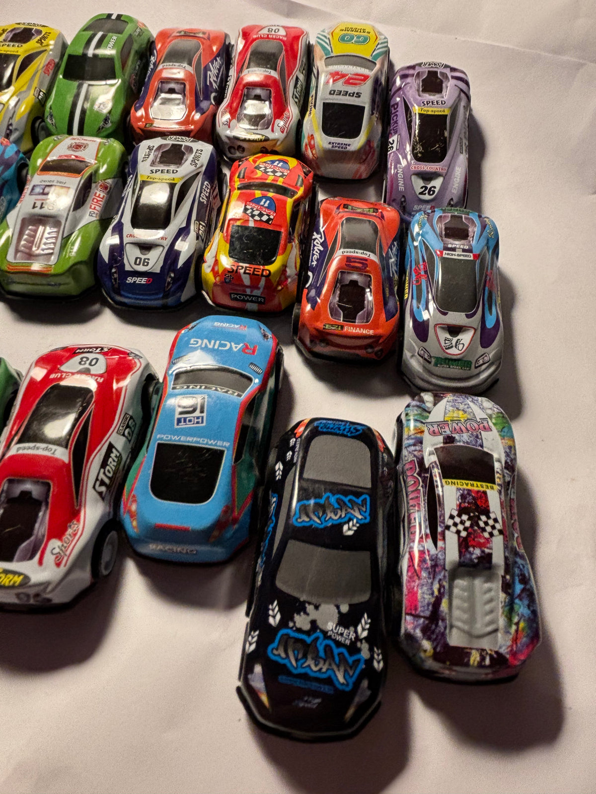 19 petites voitures