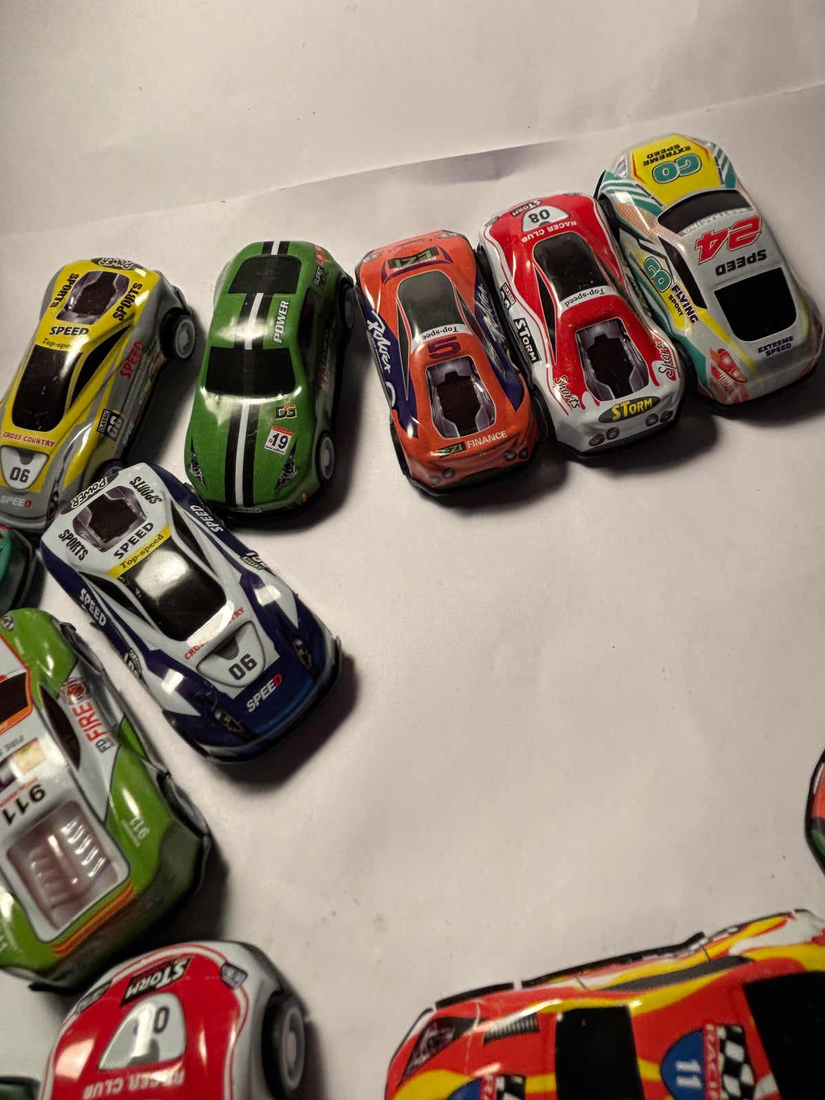 19 petites voitures