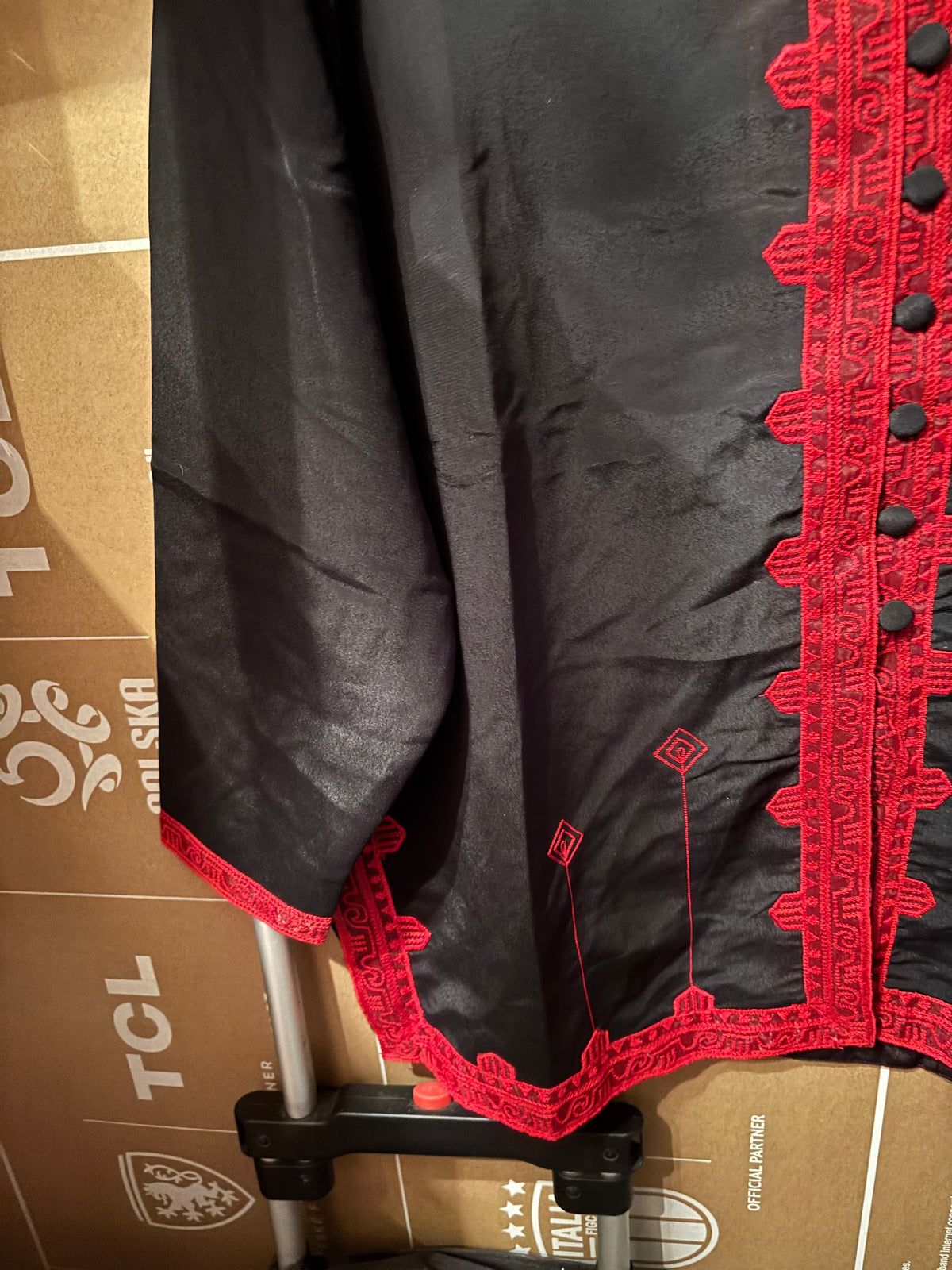 Chemise style asiatique noir et rouge – taille 50