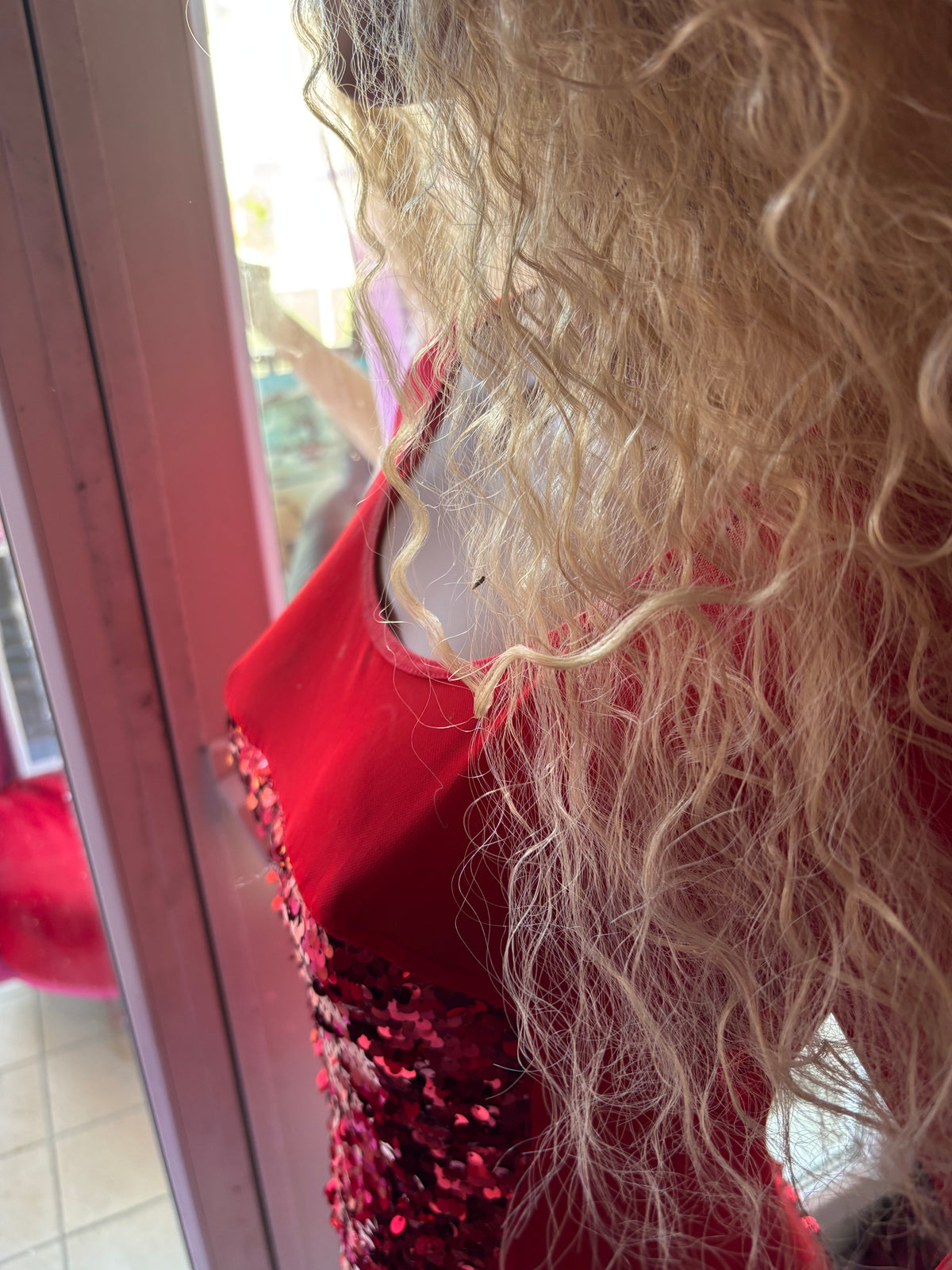 Rotes Kleid mit Strass und Pailletten – Größe XXL