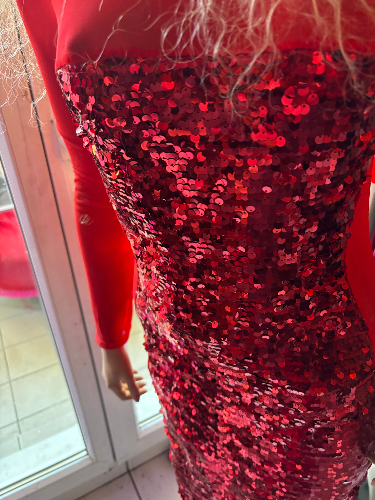 Rotes Kleid mit Strass und Pailletten – Größe XXL
