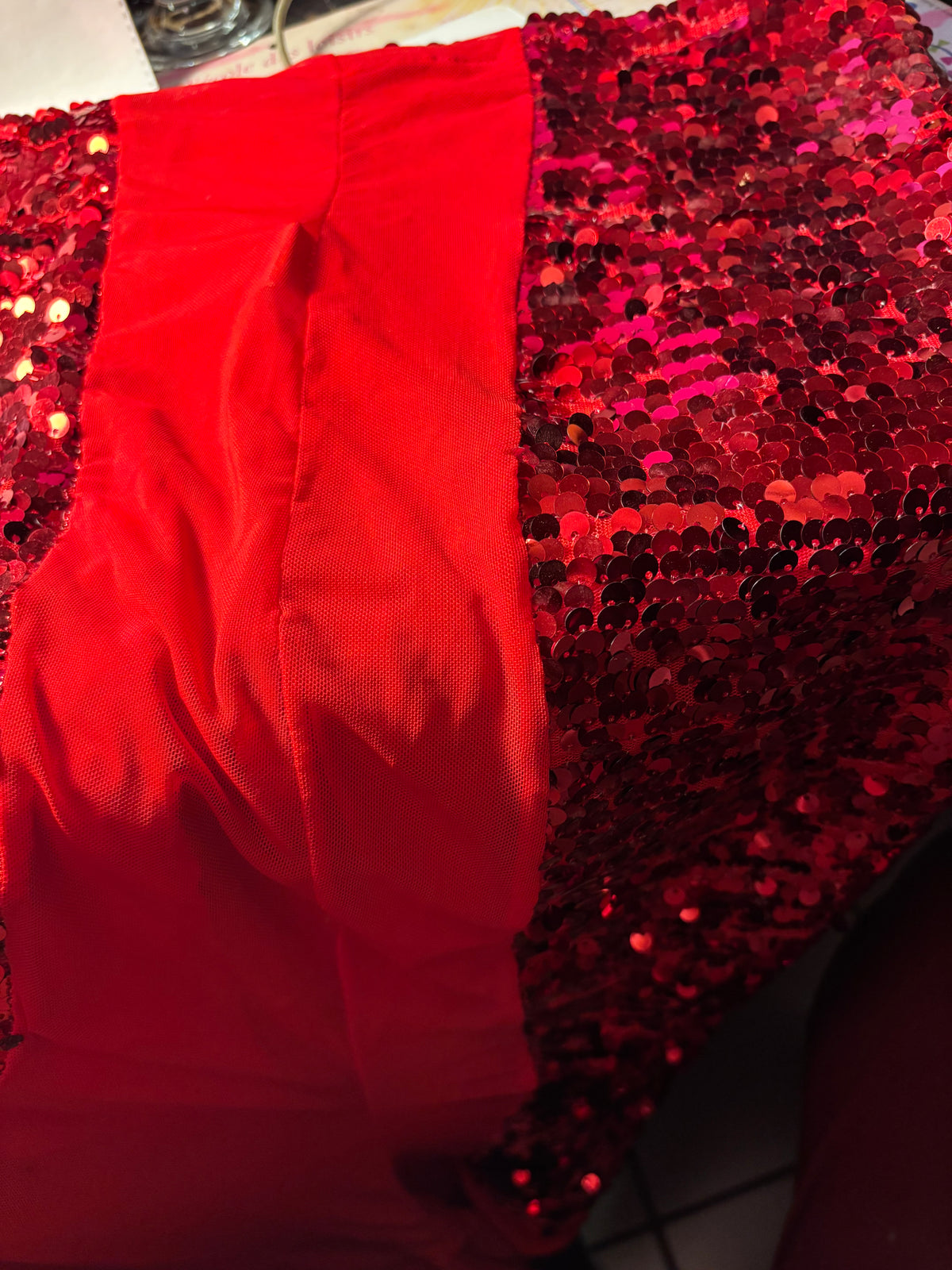 Rotes Kleid mit Strass und Pailletten – Größe XXL