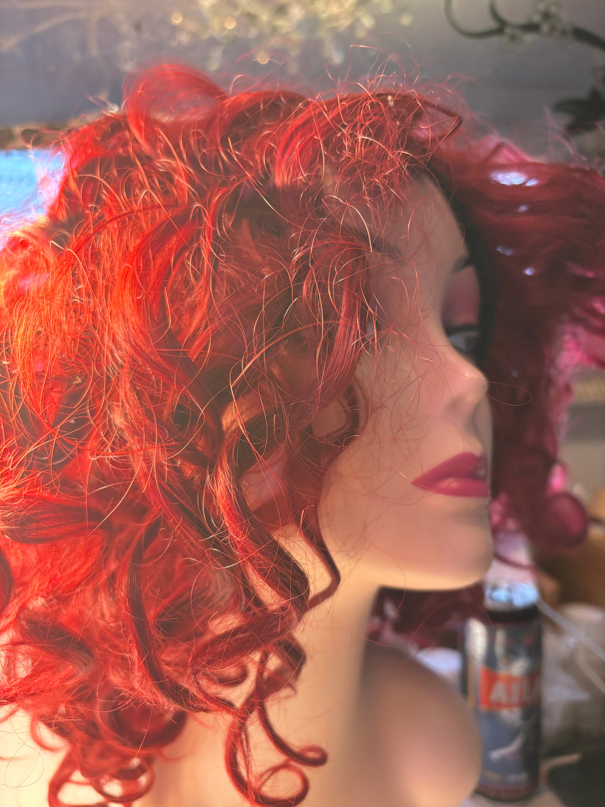 Perruque rousse bouclée – volume glamour