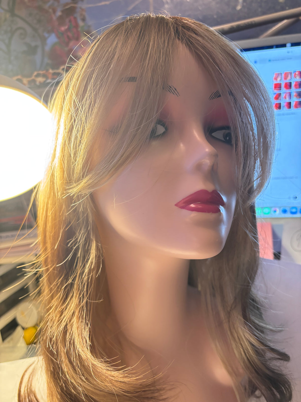 Long two-tone blonde/brown wig