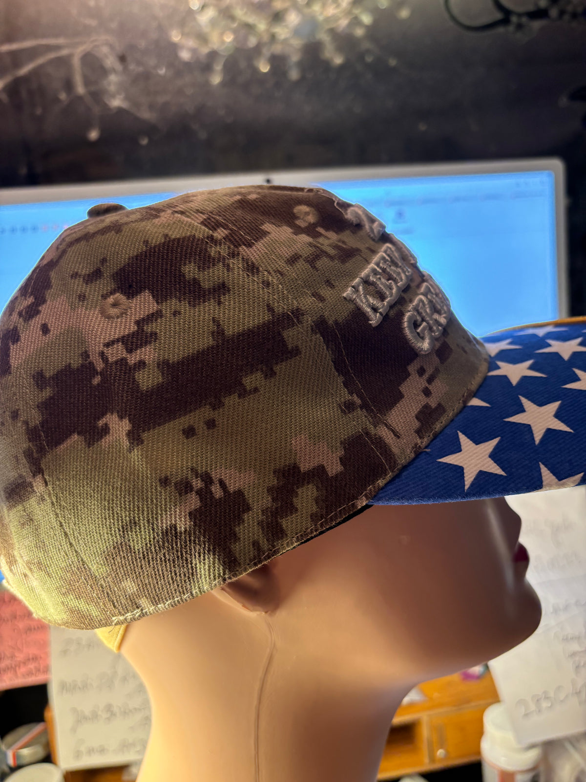 Casquette camouflage avec drapeau