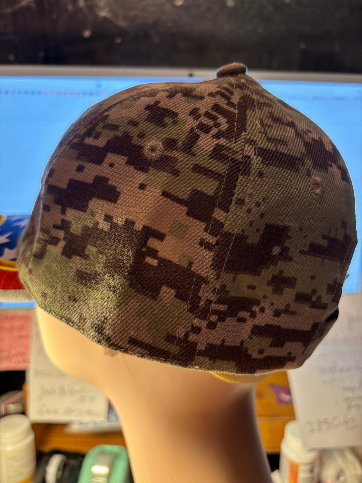 Casquette camouflage avec drapeau