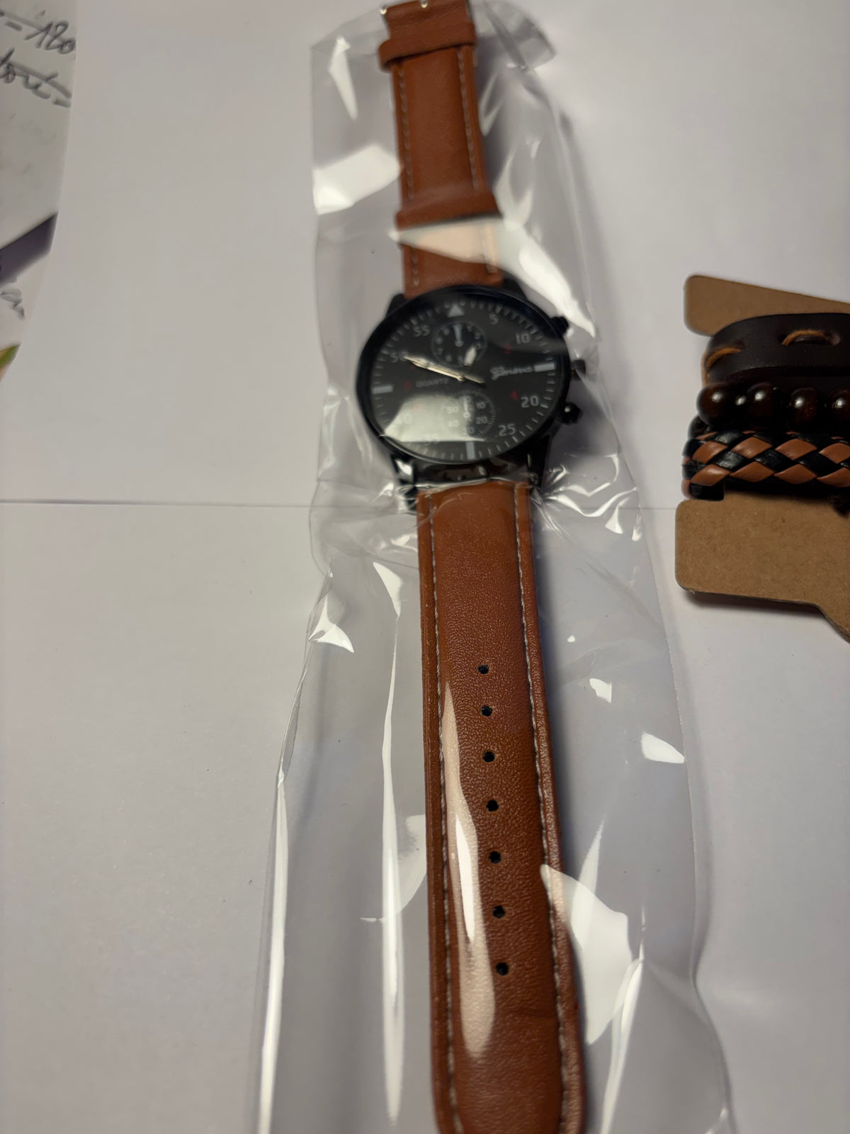 Montre homme + trois bracelets cuir