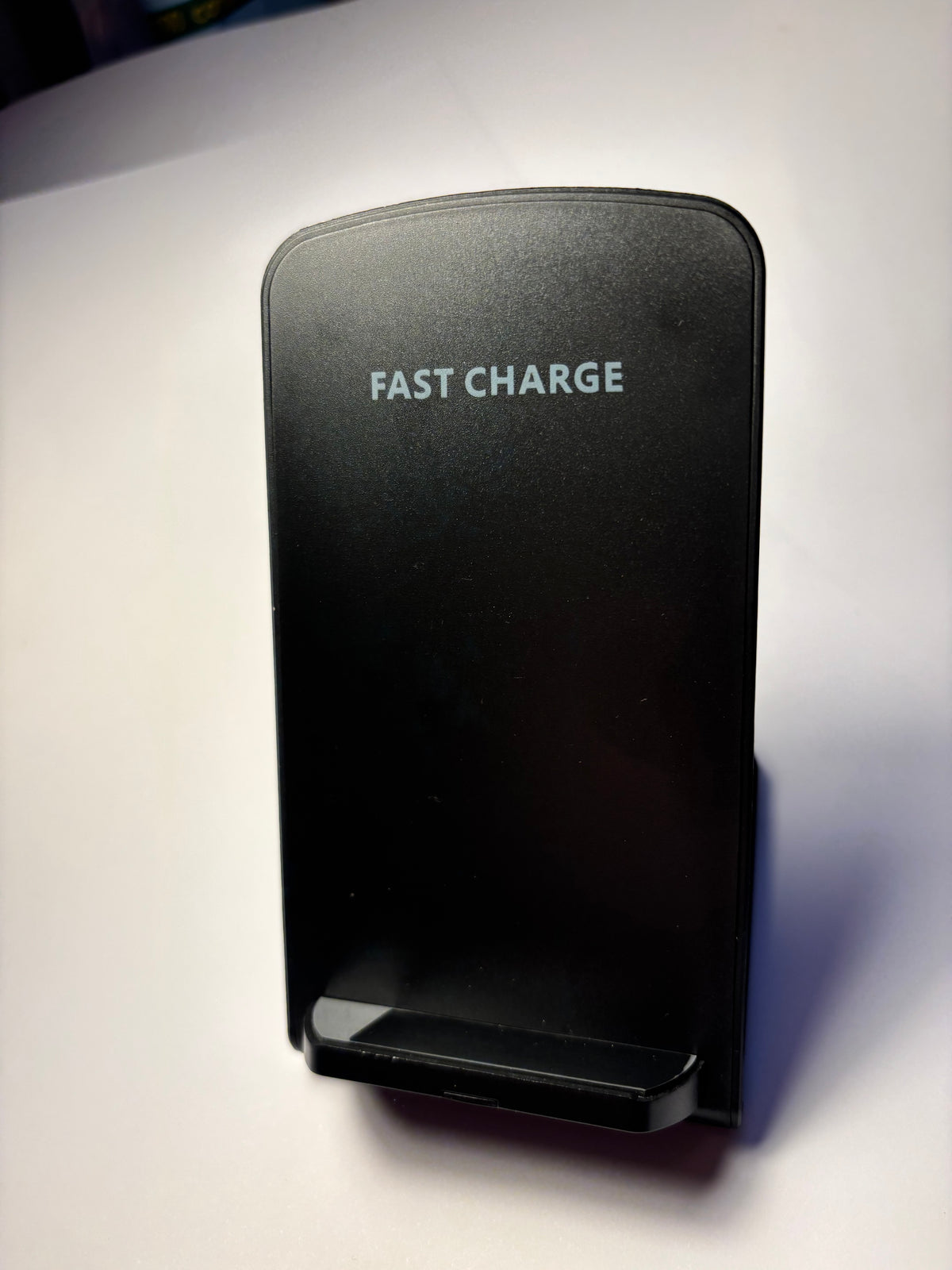 CHARGEUR SANS FIL FAST CHARGE – SUPPORT INCLINÉ