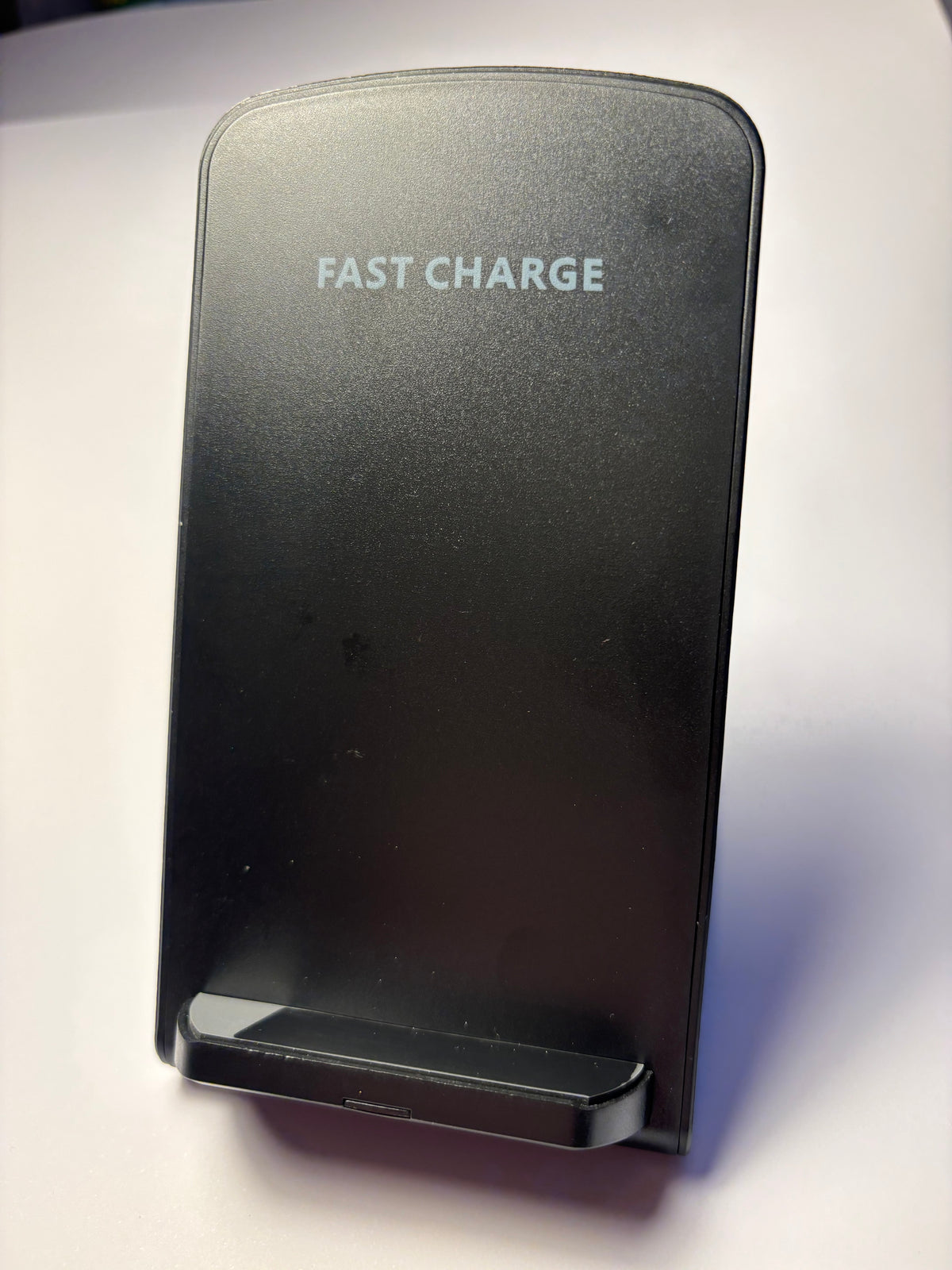 CHARGEUR SANS FIL FAST CHARGE – SUPPORT INCLINÉ