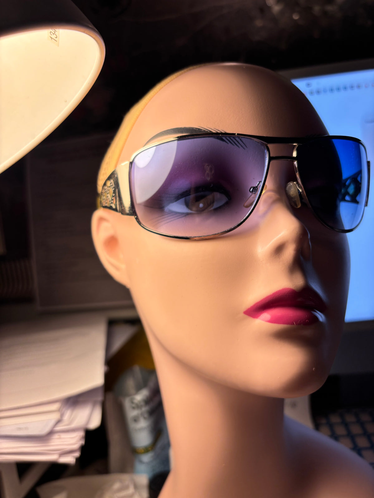 Lunettes verres bleutés – Voir le monde autrement