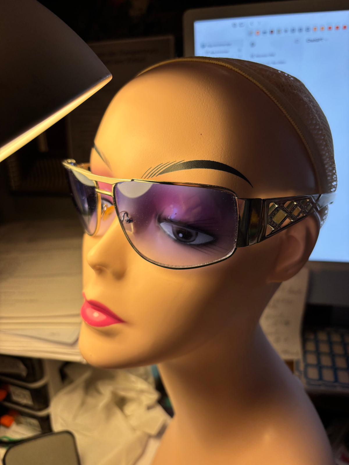Lunettes verres bleutés – Voir le monde autrement