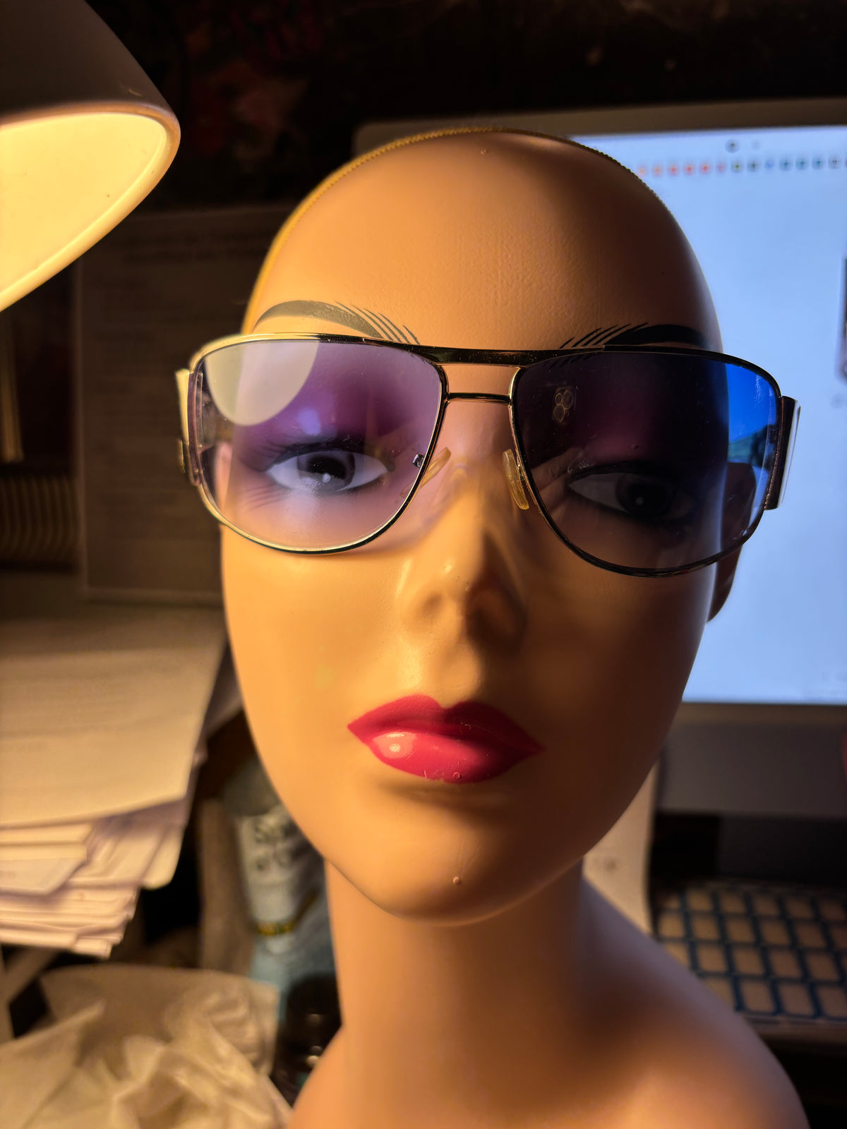 Lunettes verres bleutés – Voir le monde autrement