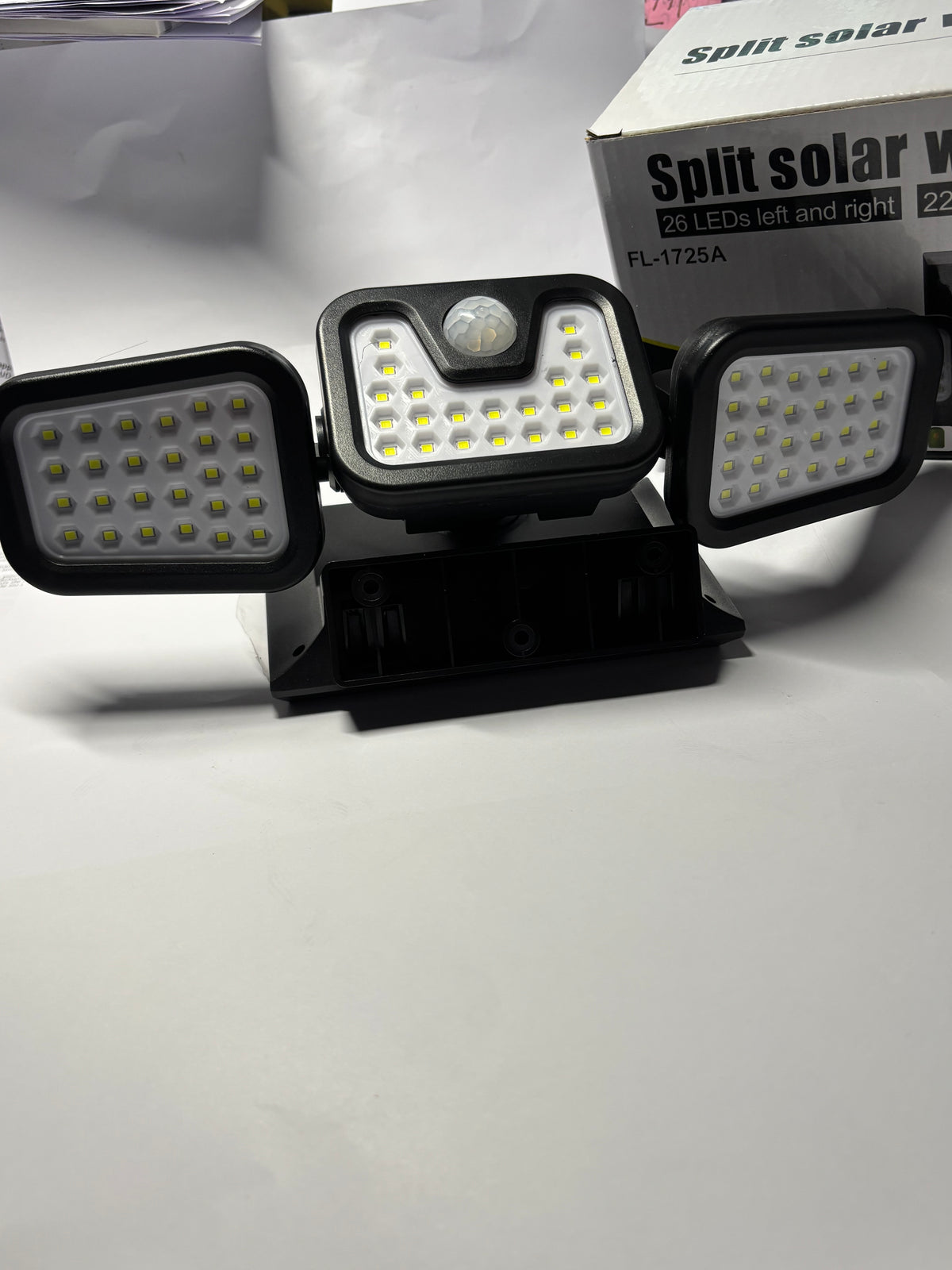 LAMPE SOLAIRE EXTÉRIEUR – DÉTECTEUR DE MOUVEMENT