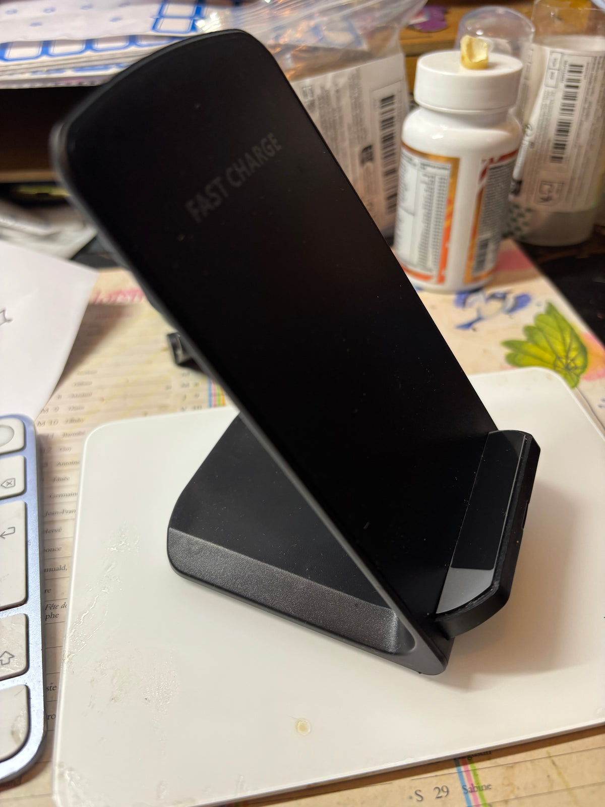 CHARGEUR SANS FIL FAST CHARGE – SUPPORT INCLINÉ