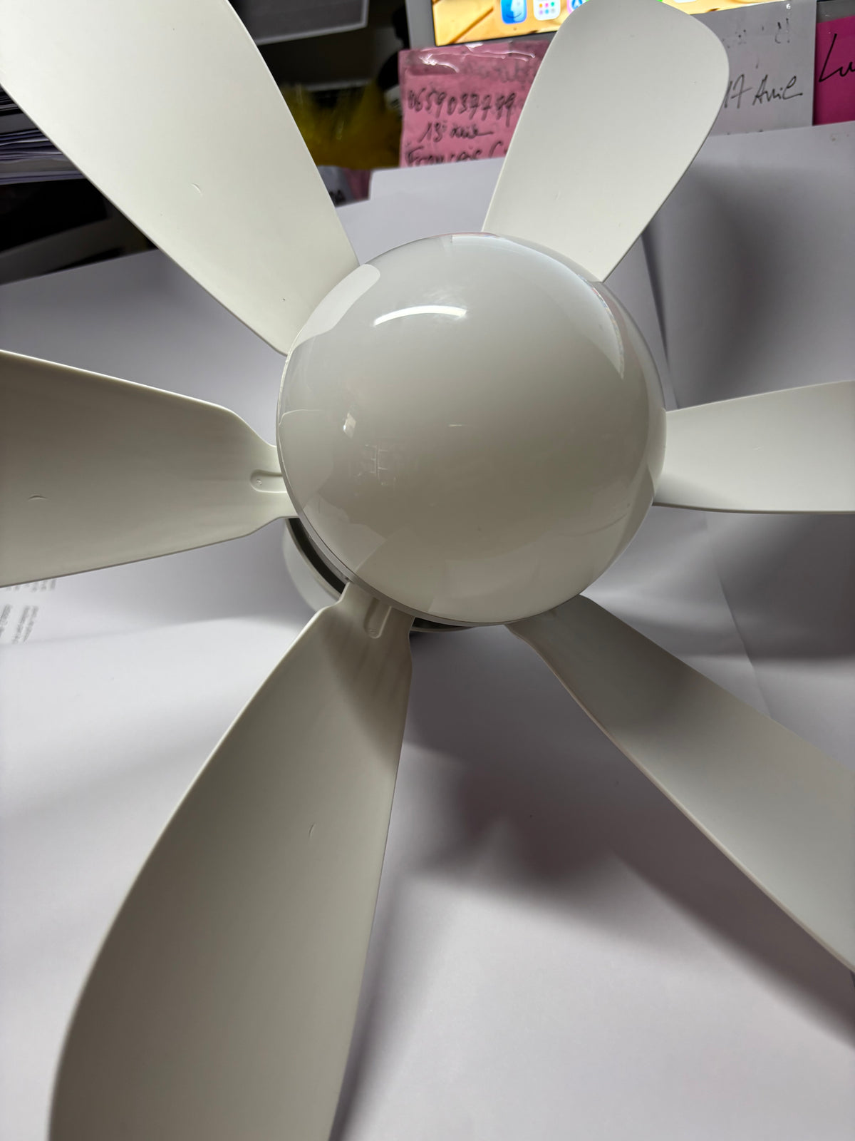 Ventilateur de Plafond LED avec Télécommande — Silencieux, 6 Pales, 3 Vitesses