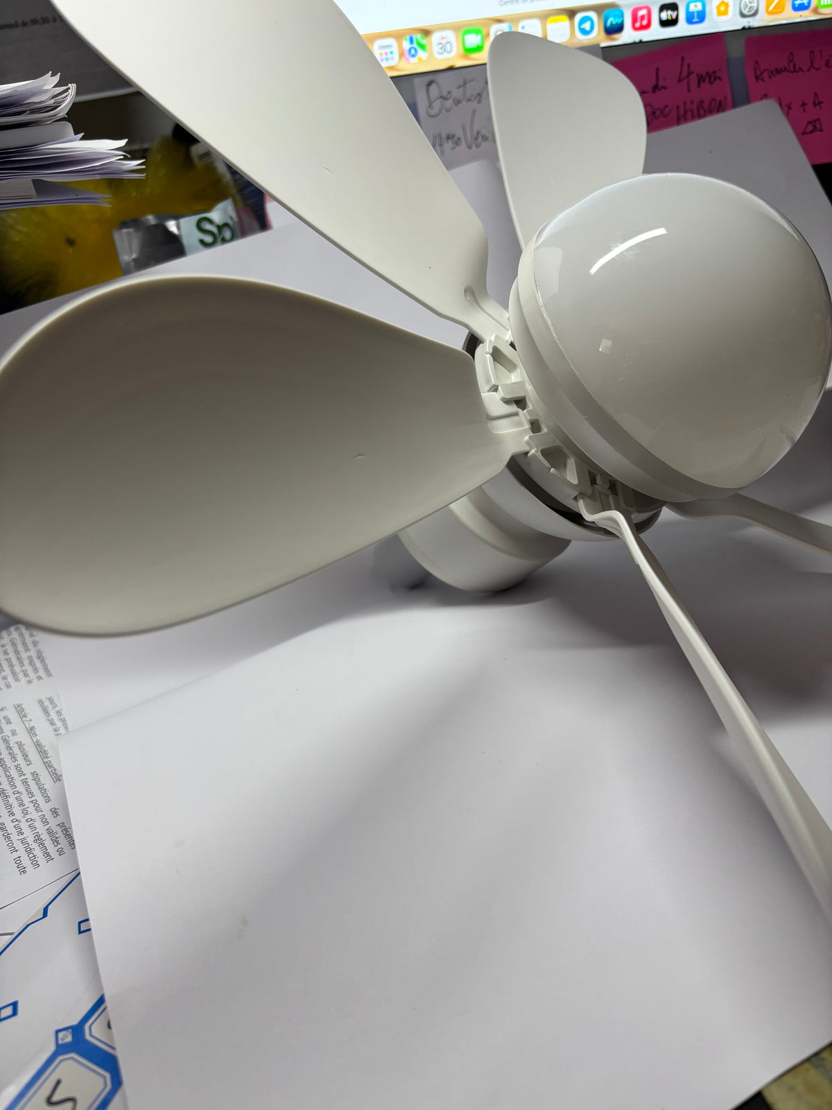 Ventilateur de Plafond LED avec Télécommande — Silencieux, 6 Pales, 3 Vitesses