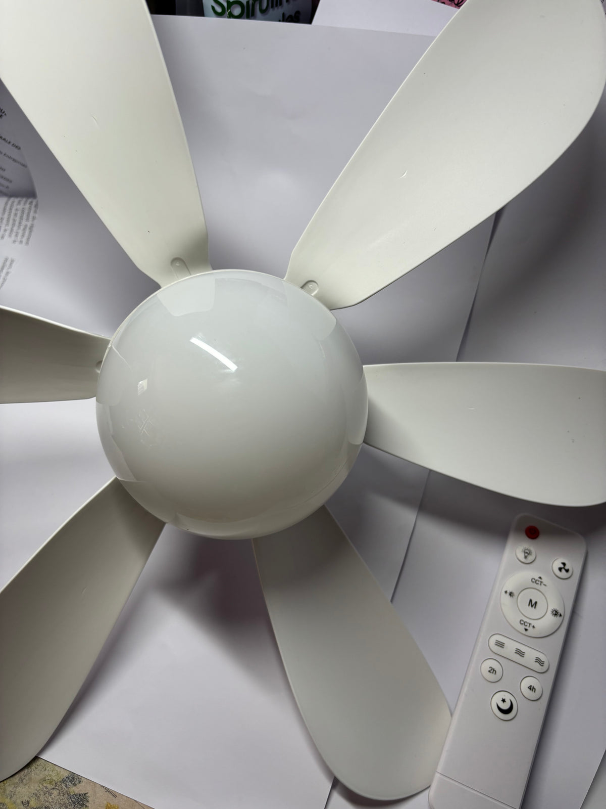 Ventilateur de Plafond LED avec Télécommande — Silencieux, 6 Pales, 3 Vitesses