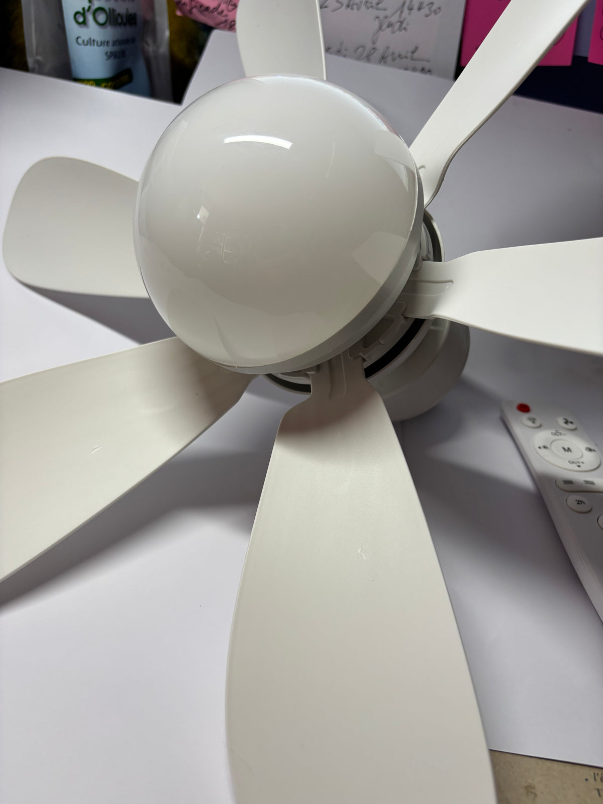 Ventilateur de Plafond LED avec Télécommande — Silencieux, 6 Pales, 3 Vitesses