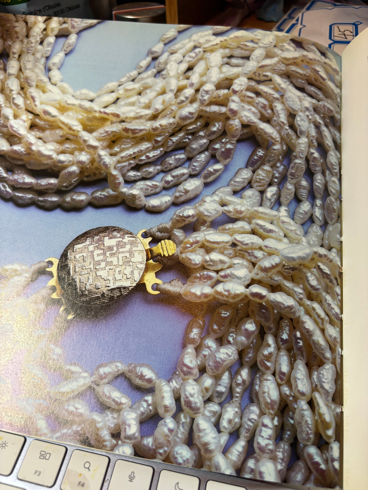LE MONDE DES PERLES