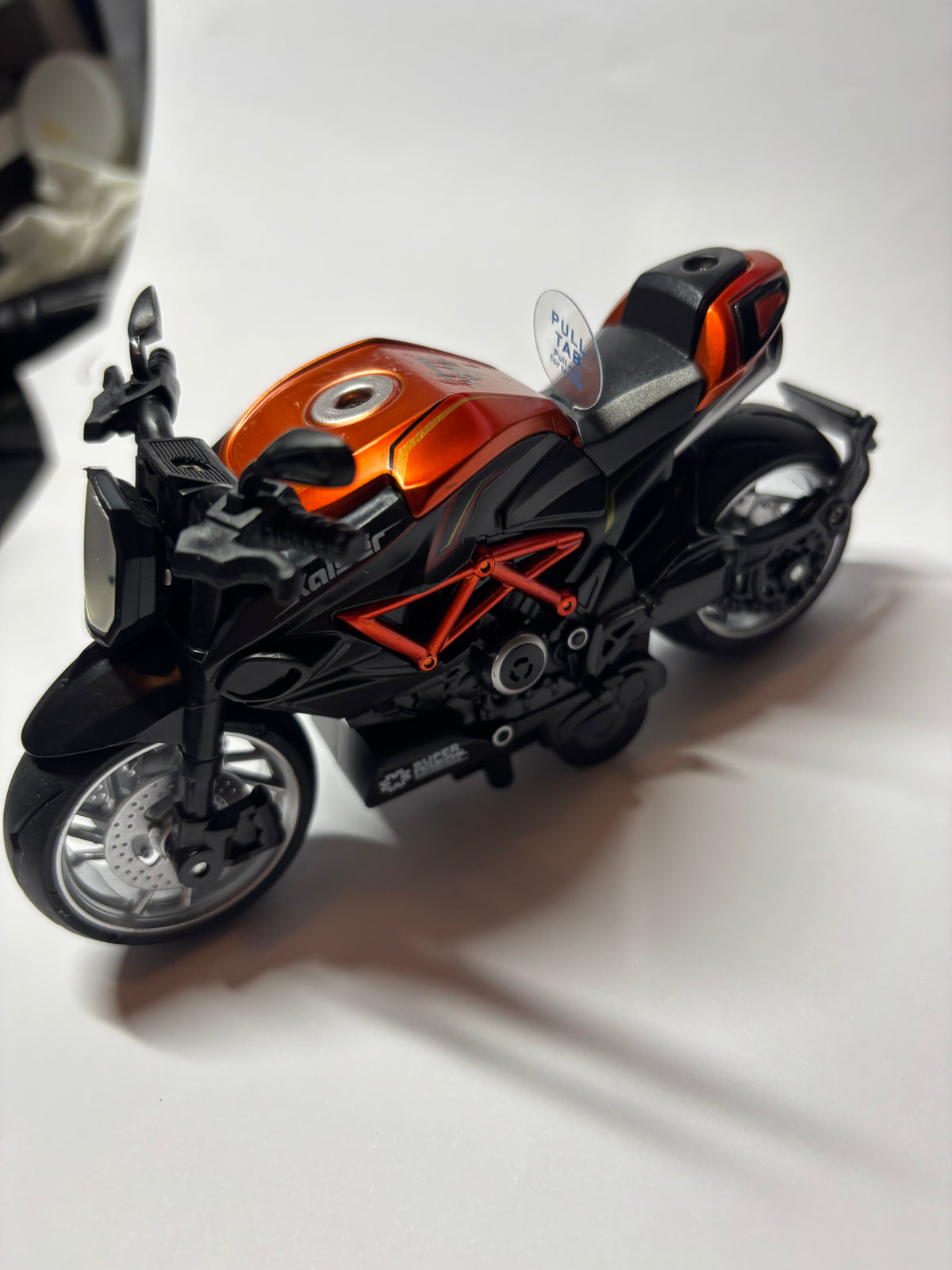 Moto orange