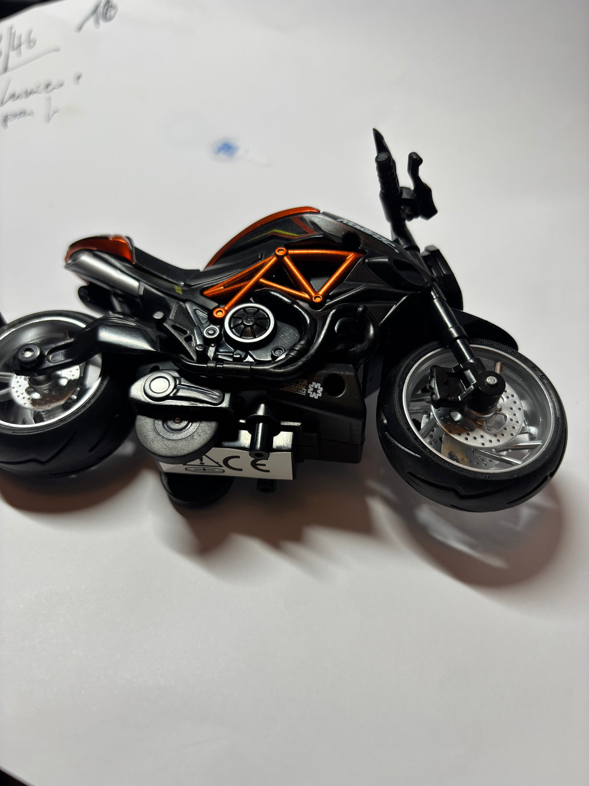 Moto orange