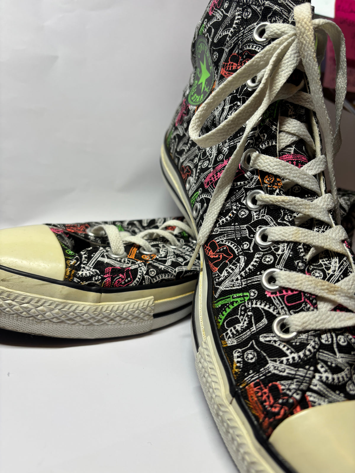 CONVERSE ALL STAR MONTANTES – ÉDITION GRAFFITI / STREET ART