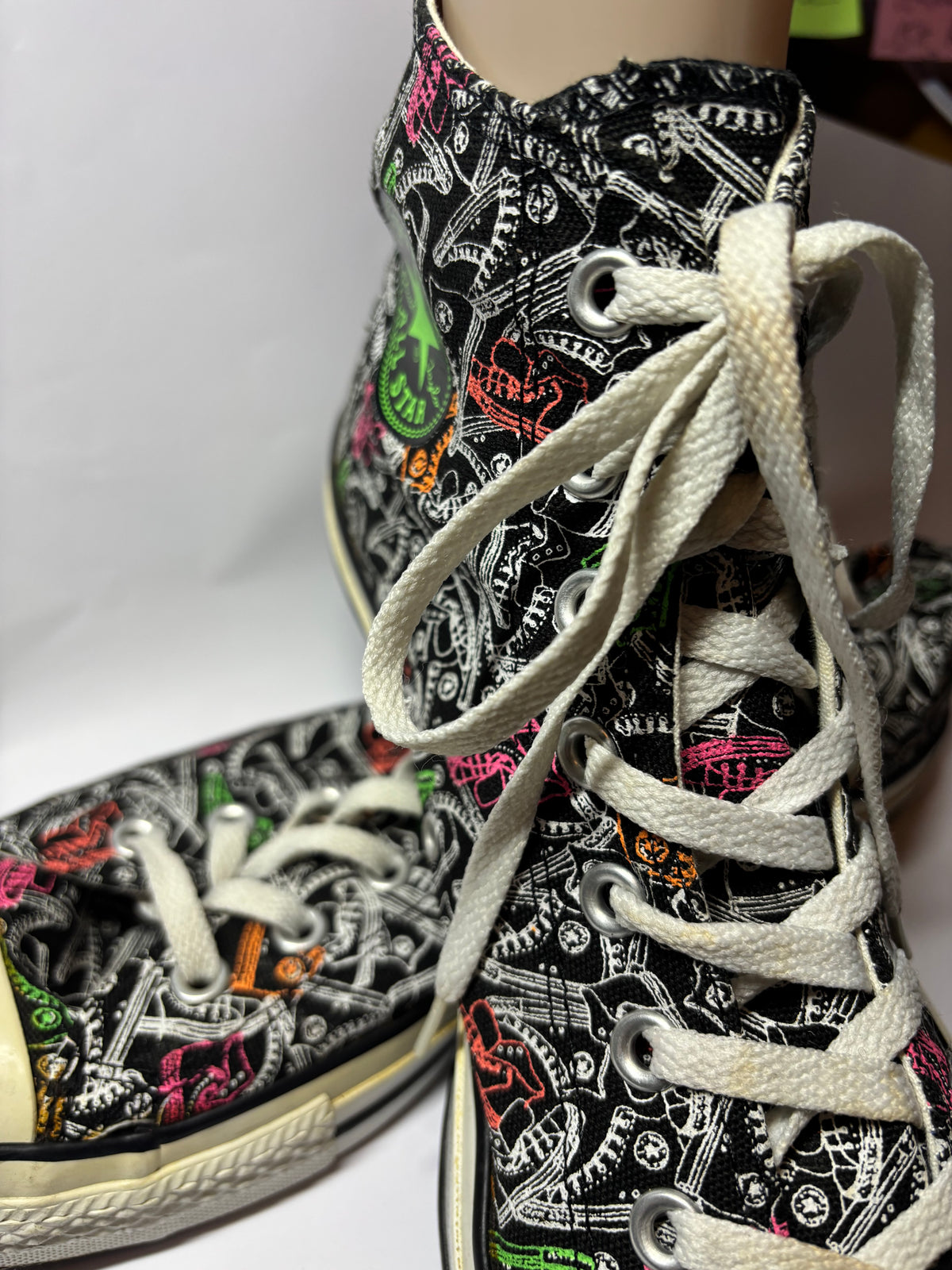 CONVERSE ALL STAR MONTANTES – ÉDITION GRAFFITI / STREET ART