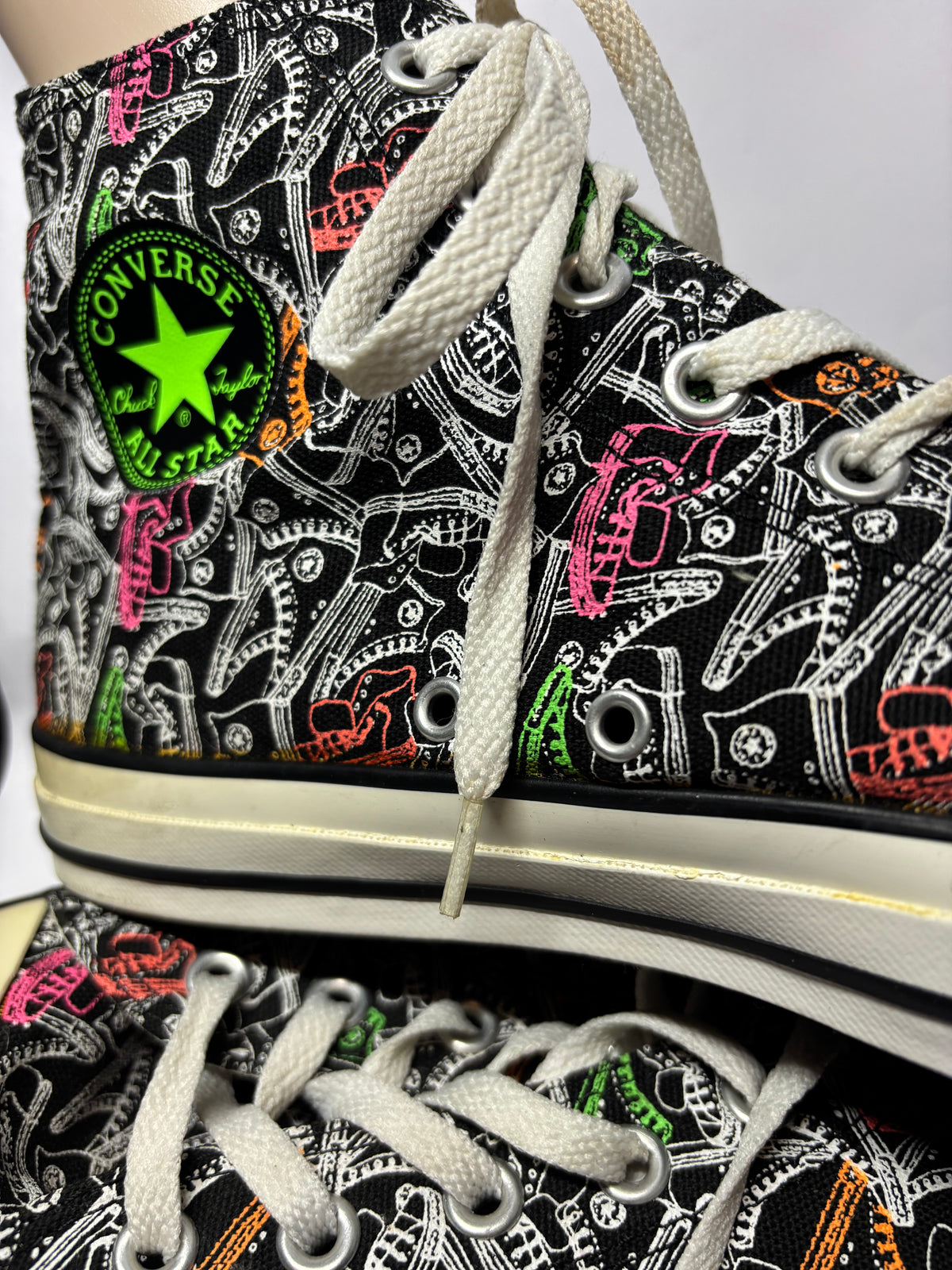 CONVERSE ALL STAR MONTANTES – ÉDITION GRAFFITI / STREET ART