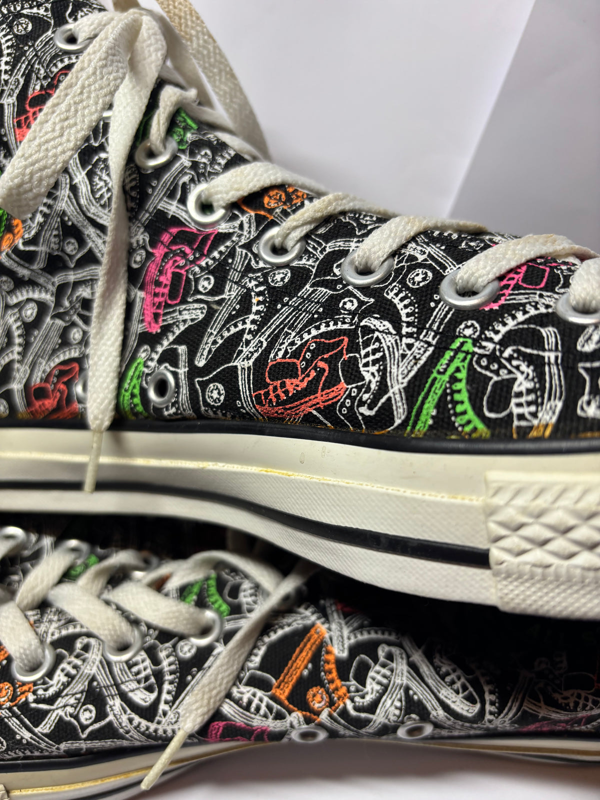CONVERSE ALL STAR MONTANTES – ÉDITION GRAFFITI / STREET ART
