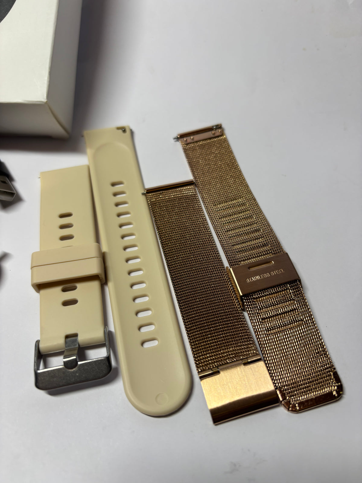 MONTRE CONNECTÉE ERUN – ÉLÉGANCE & TECHNOLOGIE