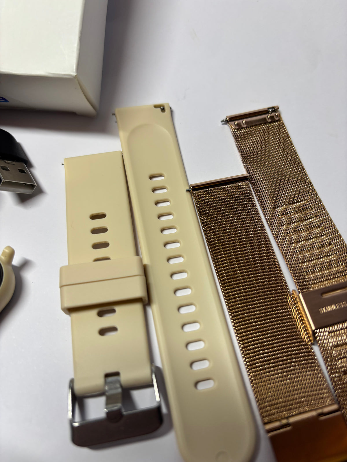 MONTRE CONNECTÉE ERUN – ÉLÉGANCE & TECHNOLOGIE