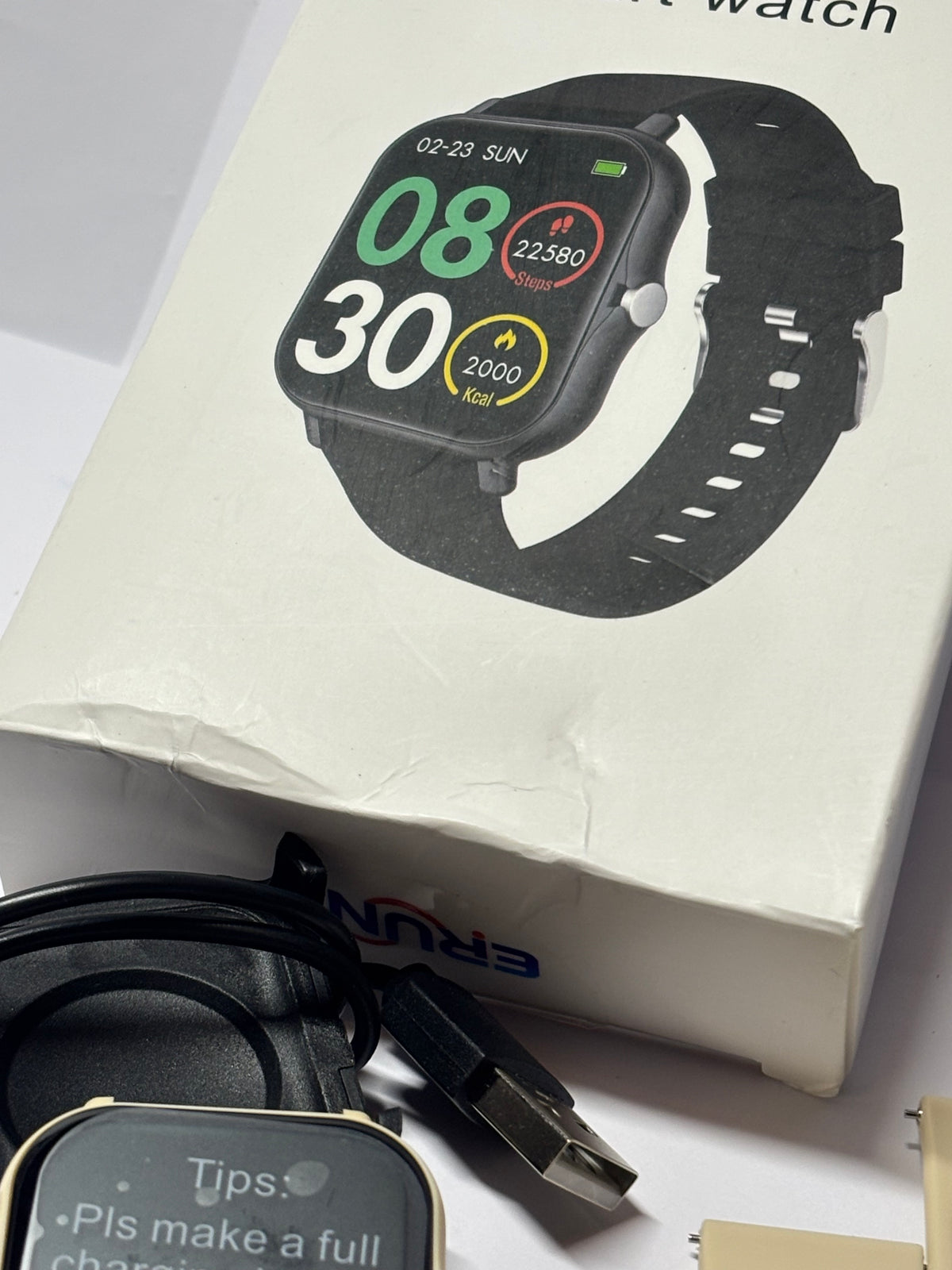 MONTRE CONNECTÉE ERUN – ÉLÉGANCE & TECHNOLOGIE
