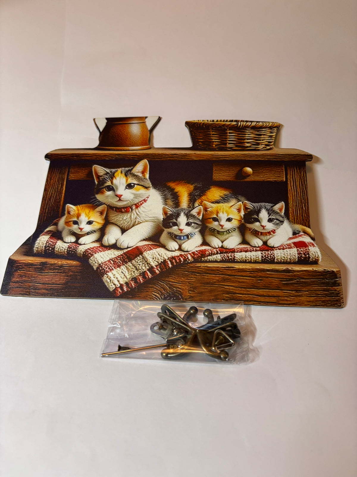 ÉTAGÈRE À CLÉS MURALE – FAMILLE DE CHATS EN TROMPE-L’ŒIL 3D 🐱✨
