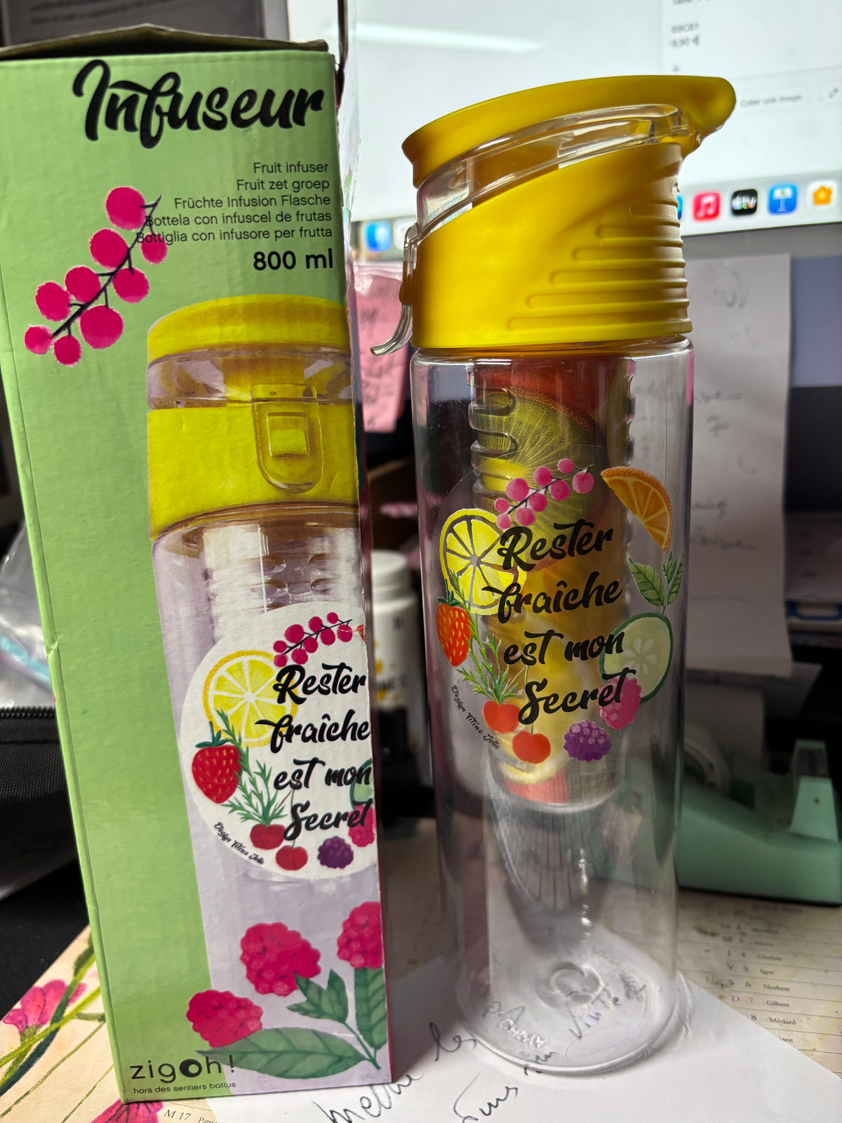 Bouteille à infusion de fruit