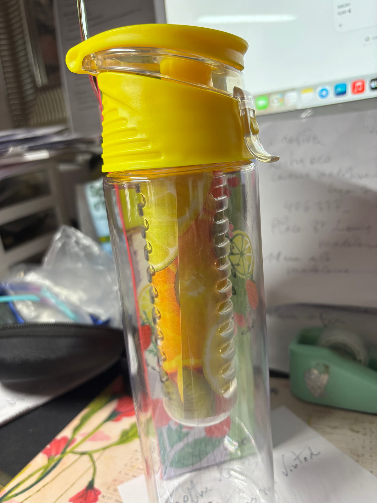 Bouteille à infusion de fruit