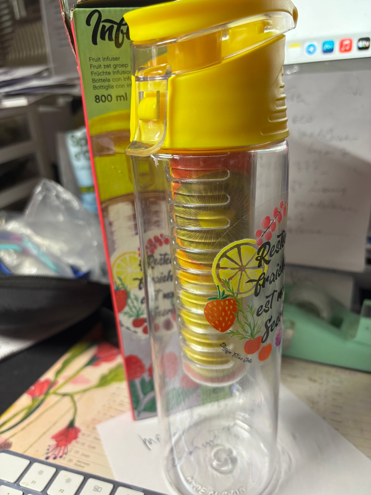 Bouteille à infusion de fruit