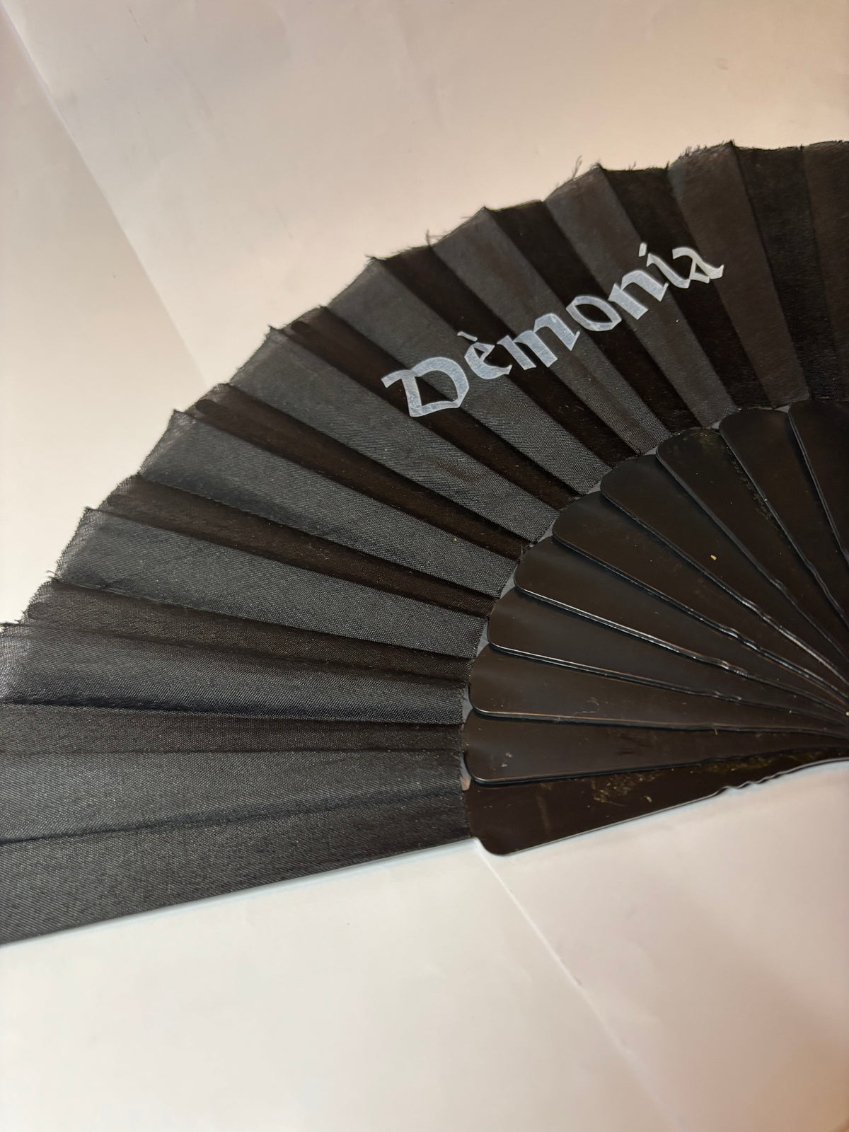 Eventail DEMONIA