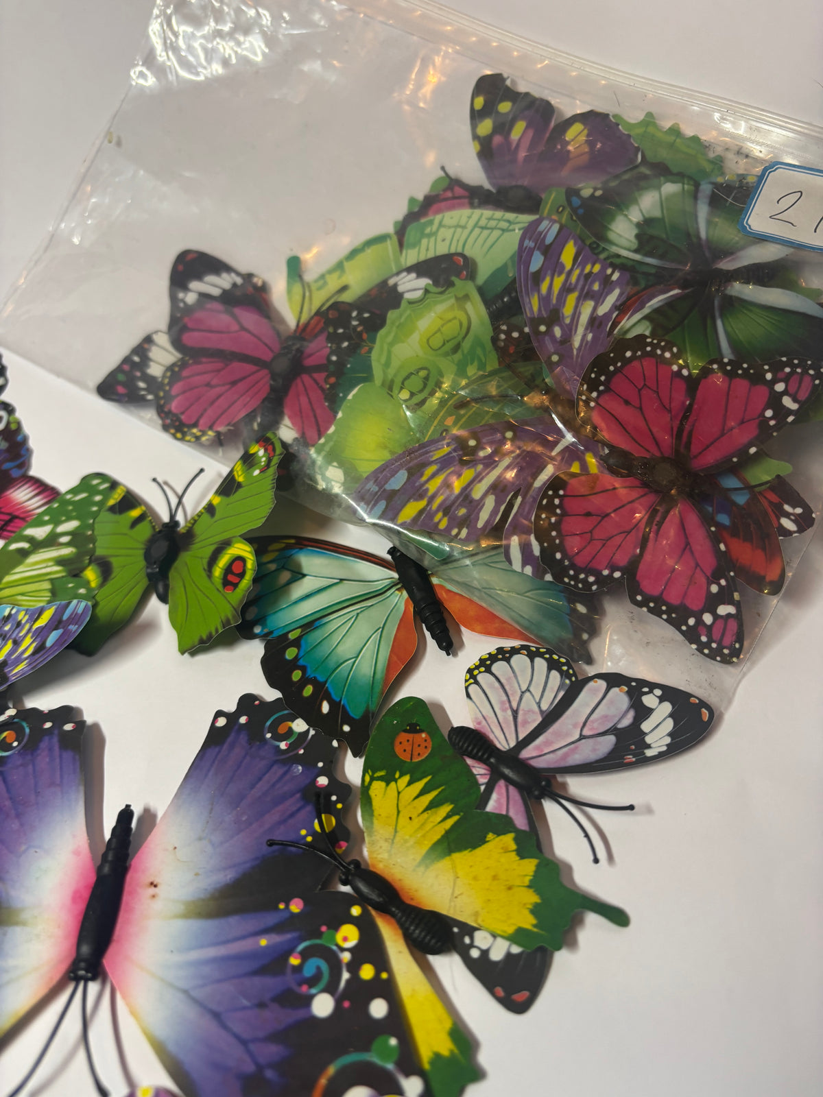 ✨ PAPILLONS AIMANTÉS DÉCORATIFS – LOT DE 2 SACHETS ✨