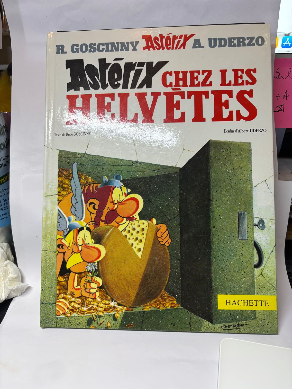 ✨ SUPER LOT DE 4 BANDES DESSINÉES CULTES ✨