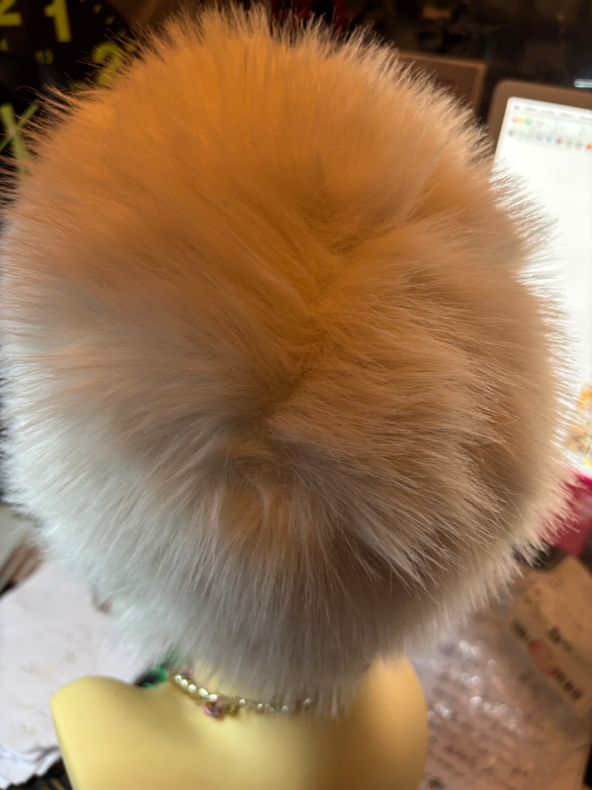 Bonnet qui fait perruque