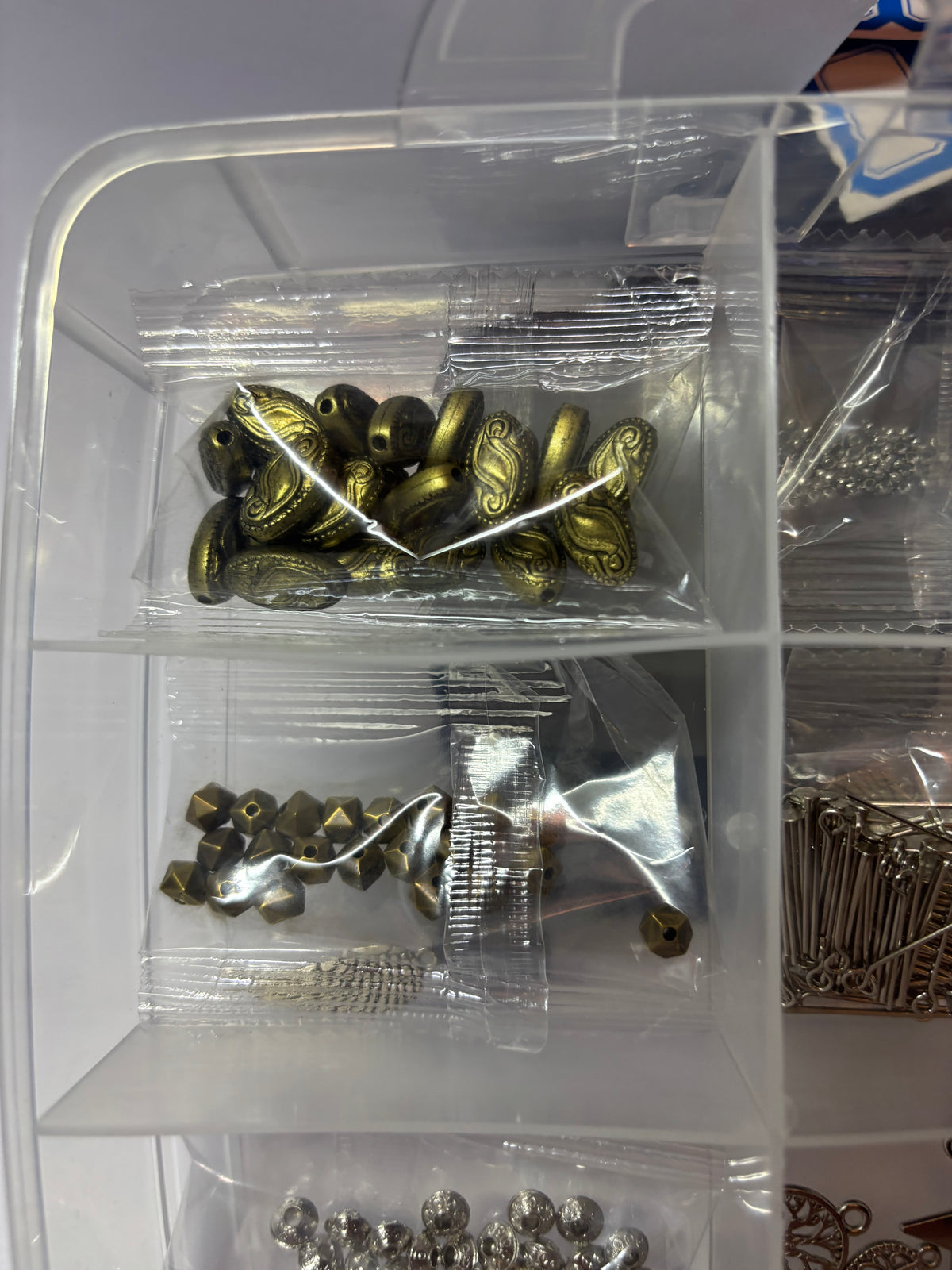 GRAND COFFRET CRÉATIF BIJOUX – PLUS DE 2000 PIÈCES 💎