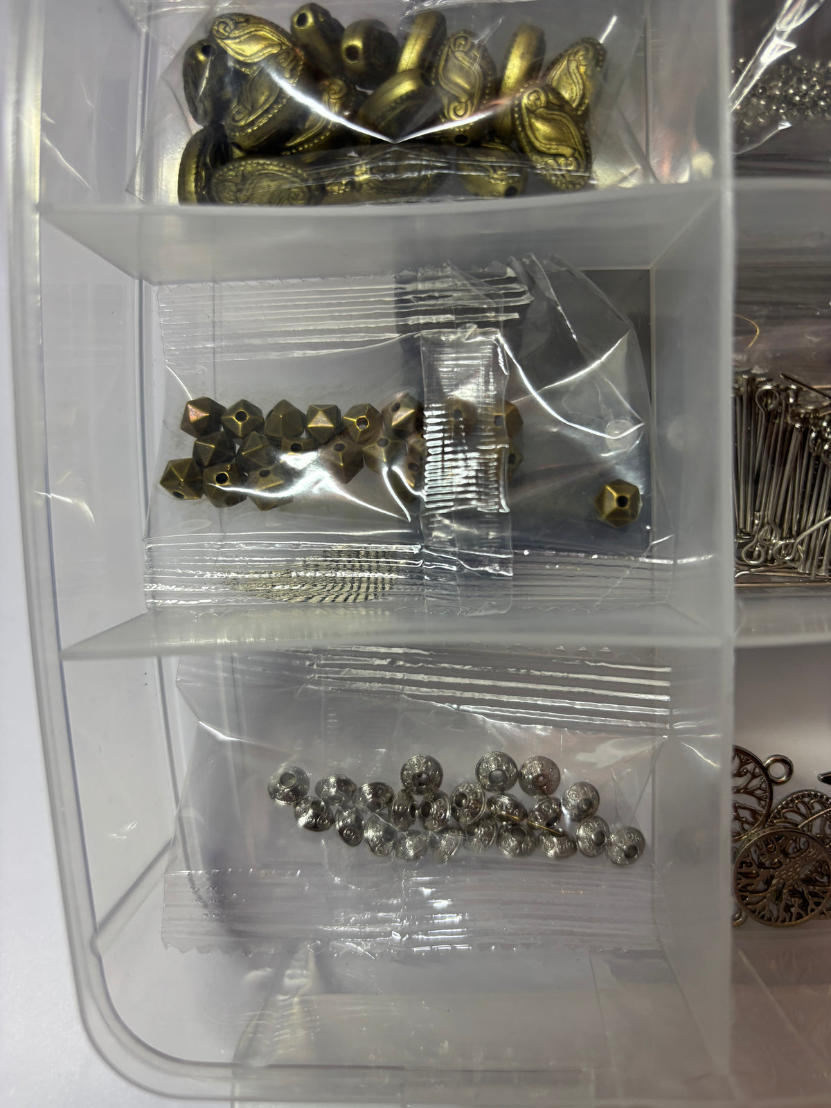 GRAND COFFRET CRÉATIF BIJOUX – PLUS DE 2000 PIÈCES 💎