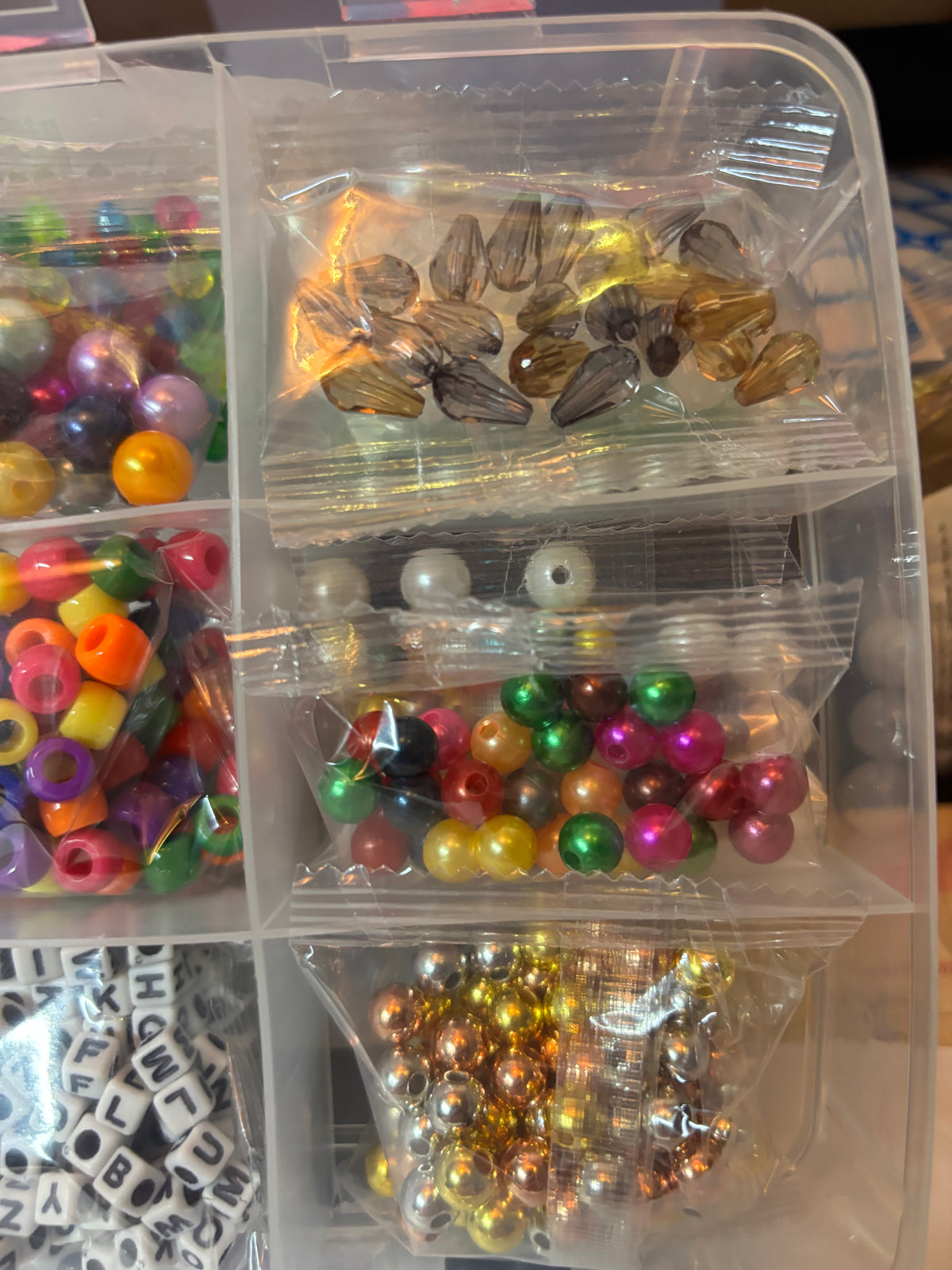 GRAND COFFRET CRÉATIF BIJOUX – PLUS DE 2000 PIÈCES 💎
