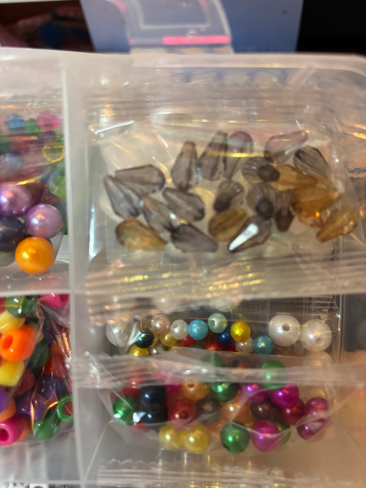 GRAND COFFRET CRÉATIF BIJOUX – PLUS DE 2000 PIÈCES 💎